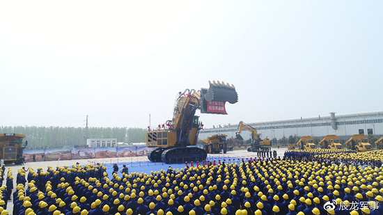 中国第一台700吨超大型液压挖掘机造成对工业建b体育官网bsports设帮助多大